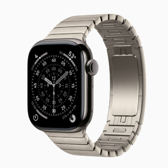 Смарт-часы Apple Watch Series 11 42mm Titanium Link Bracelet Natural